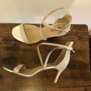 Sparkly silver 3 inch heels. Size 8.5. Great for weddings!
